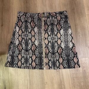 Altar'd State Black and Blush Snake-Print Zip A-Line Mini Skirt